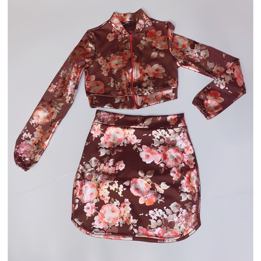 Burgundy floral two piece set size small